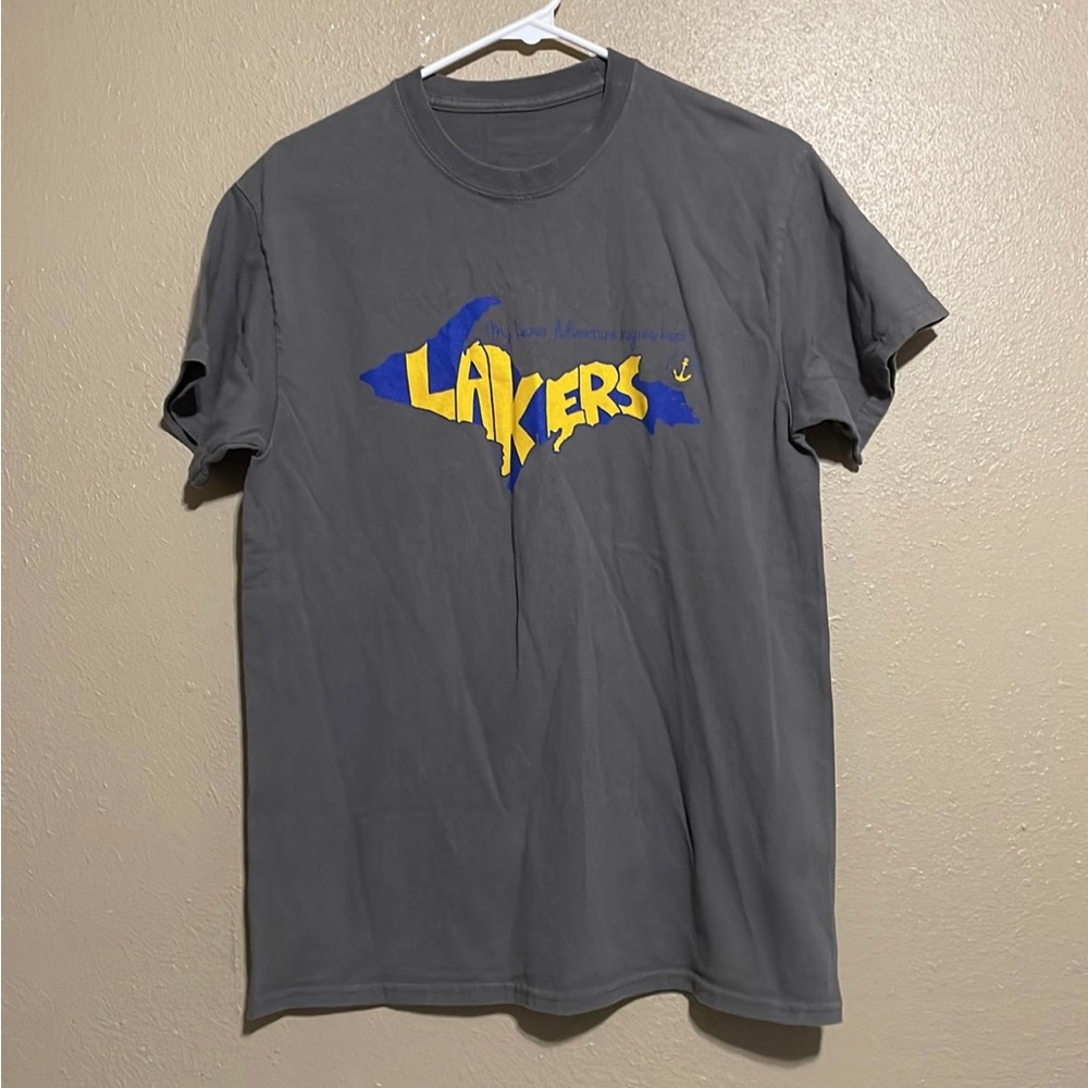 LSSU Lake Superior State Lakers Gray Graphic Short Sleeve T-Shirt Adult S ?